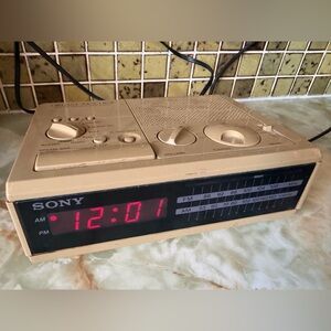 Vintage Sony Dream Machine Alarm Clock